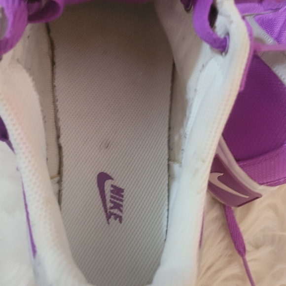 Sneakers - Picture 5 of 8